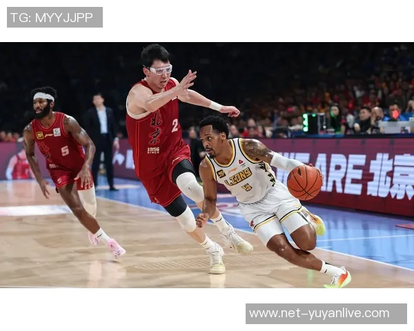 季前赛精彩对决北京首钢迎战浙江广厦展现篮球魅力与团队精神